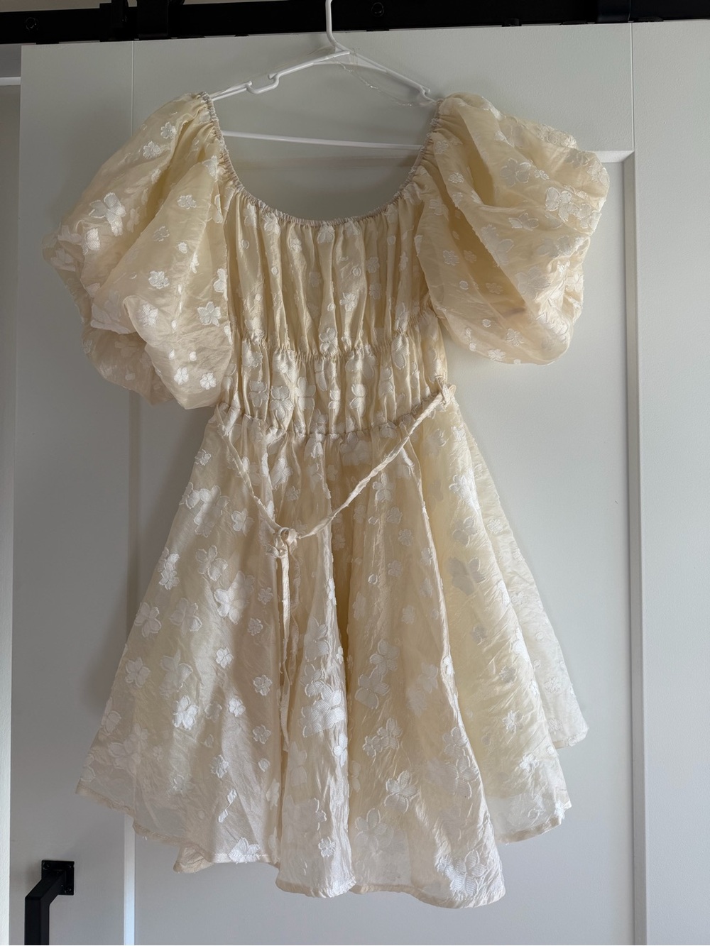 &Merci Romantic Cream Puff-Sleeve Lace Mini Dress - Picture 3 of 4